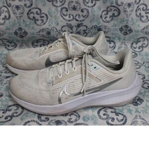 Nike Pegasus 40 DV3854 101 White Running‎ Shoes Women's Size 8